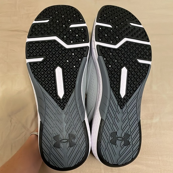 Brand New UA Charged Commit TR 3 - Picture 4 of 5